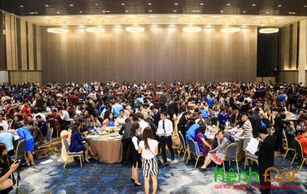 Hơn 1.000 khách hàng tham dự sự kiện ra mắt Dragon City.