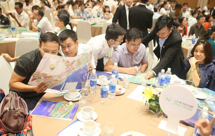 Khách hàng ưu tiên lựa chọn mua đất nền giá rẻ tại các KĐT ven sông, ven biển tại Đà Nẵng.